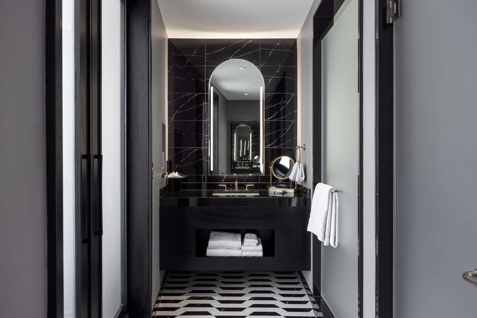 Daxton Hotel Birmingham, Curio Collection By Hilton Exterior photo